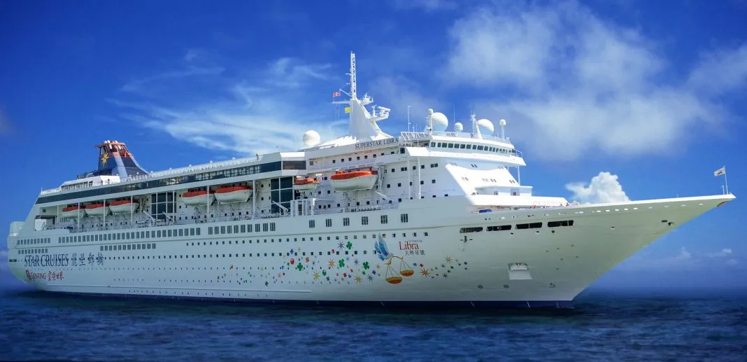 Kapal Pesiar ( Cruise Star) Berlabuh di Kuala Tanjung membawa Potensi Wisata Danau Toba yang baik