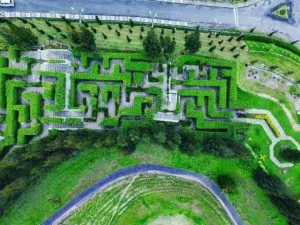 Taman Simalem Labirin