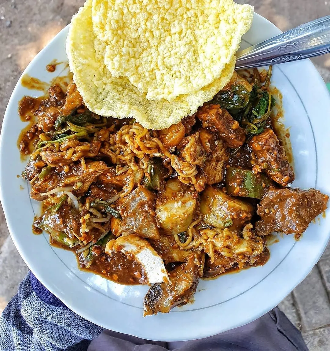 Uniknya Rujak Khas Surabaya